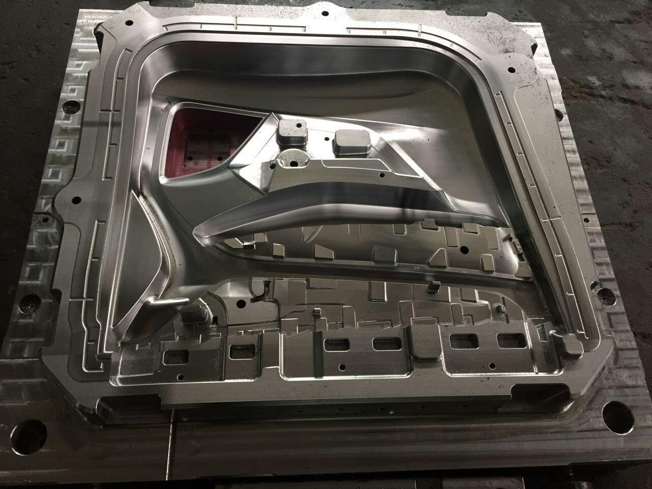 保險(xiǎn)杠模具 邁駿模具_(dá)臺(tái)州市黃巖邁駿塑料模具